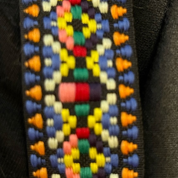 Black medium T-shirt with Aztec embroidery - Picture 4 of 9